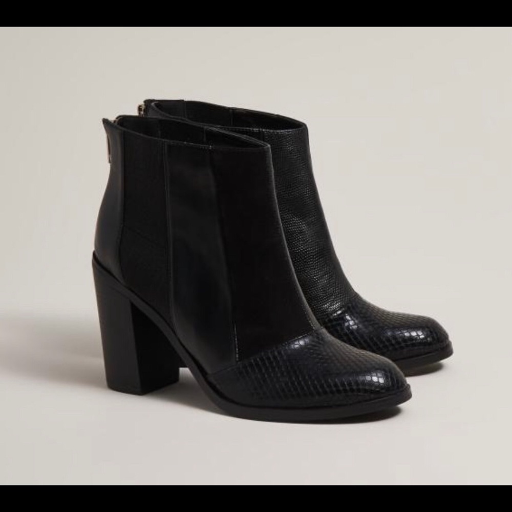 New Reserved Black Leather Ankle Boots Sz. (36) 6